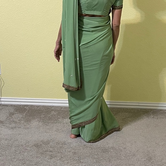 Saree - Picture 2 of 5